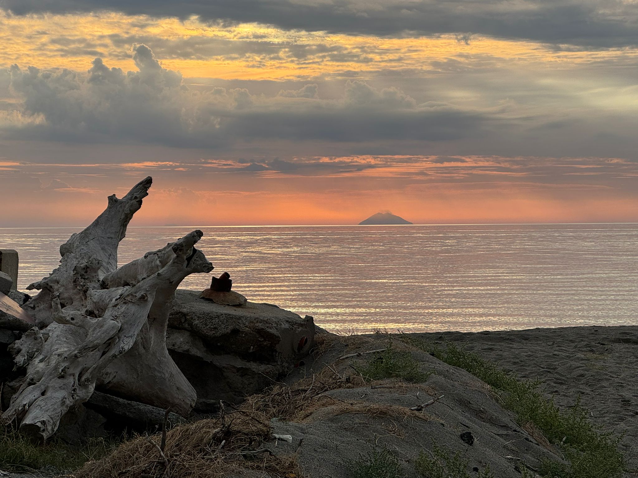 Stromboli: Vulkanblick am Meer – Stellplatz in Süditalien